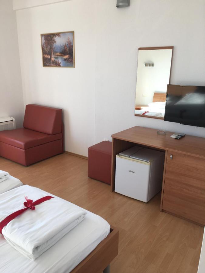 Hotel Lukas Gradac  Eksteriør billede